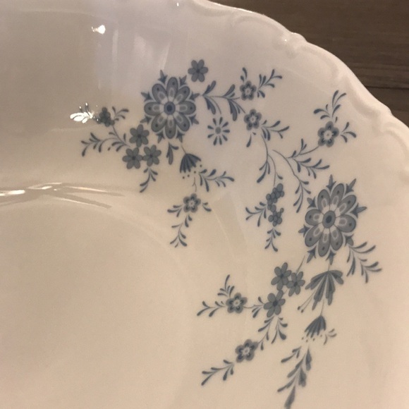 Seltmann Weiden 9” serving bowl Christina Porcelain Bavarian blue GUC - Picture 5 of 5